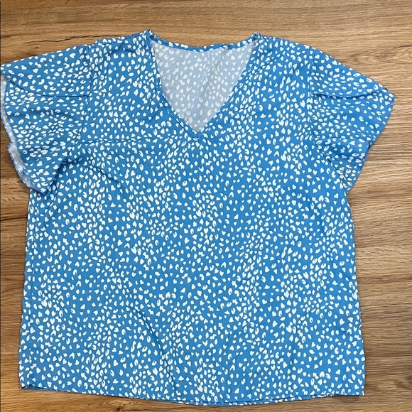 SHEIN Tops - SHEIN Blue and White Speckled Blouse